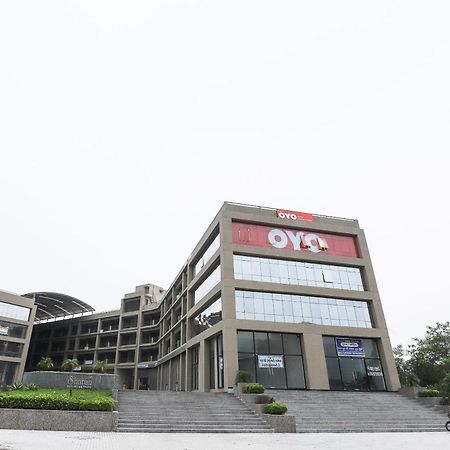 OYO 37068 Hotel Dream Stay Sarkhej Exterior foto