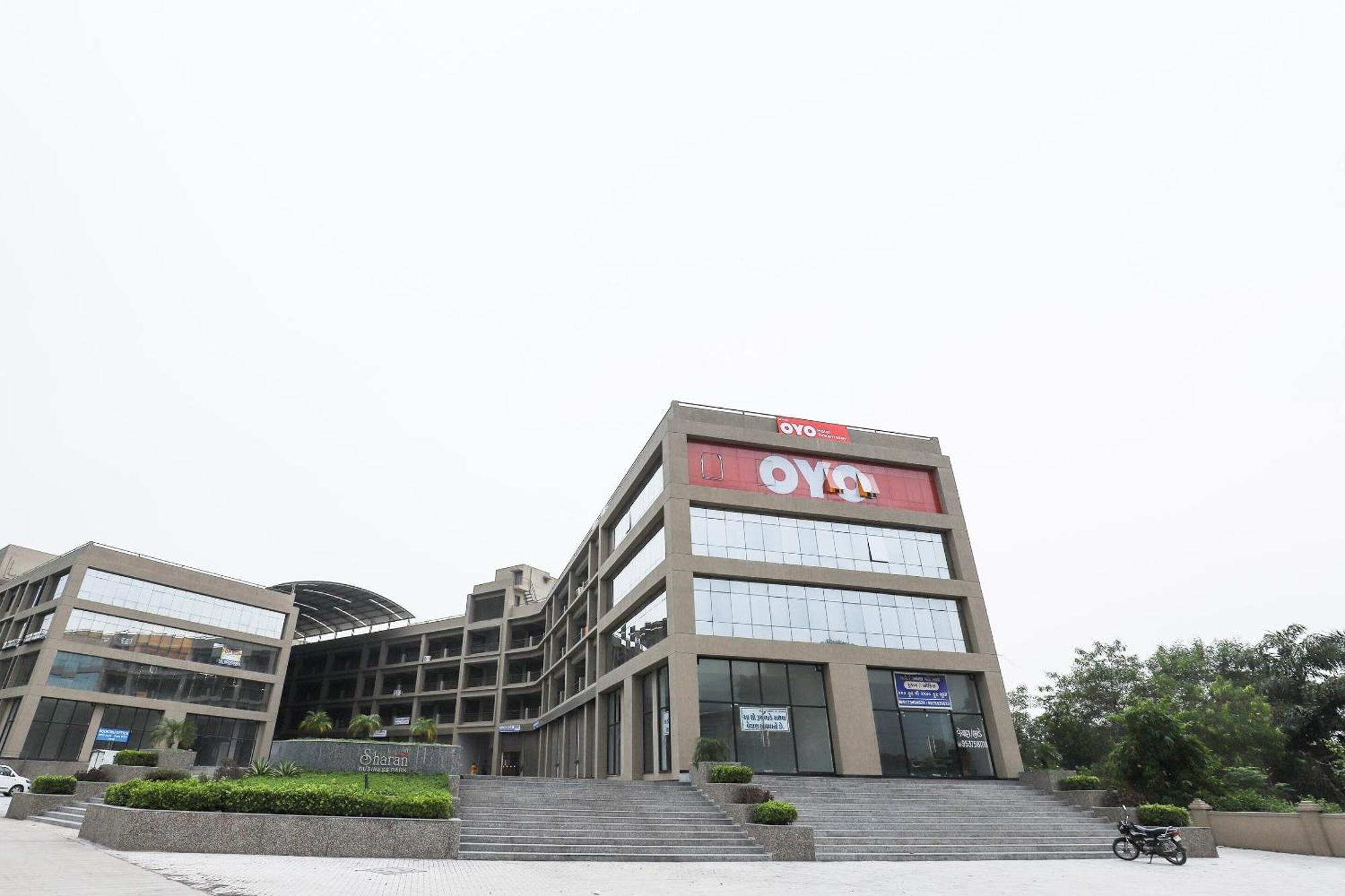 OYO 37068 Hotel Dream Stay Sarkhej Exterior foto
