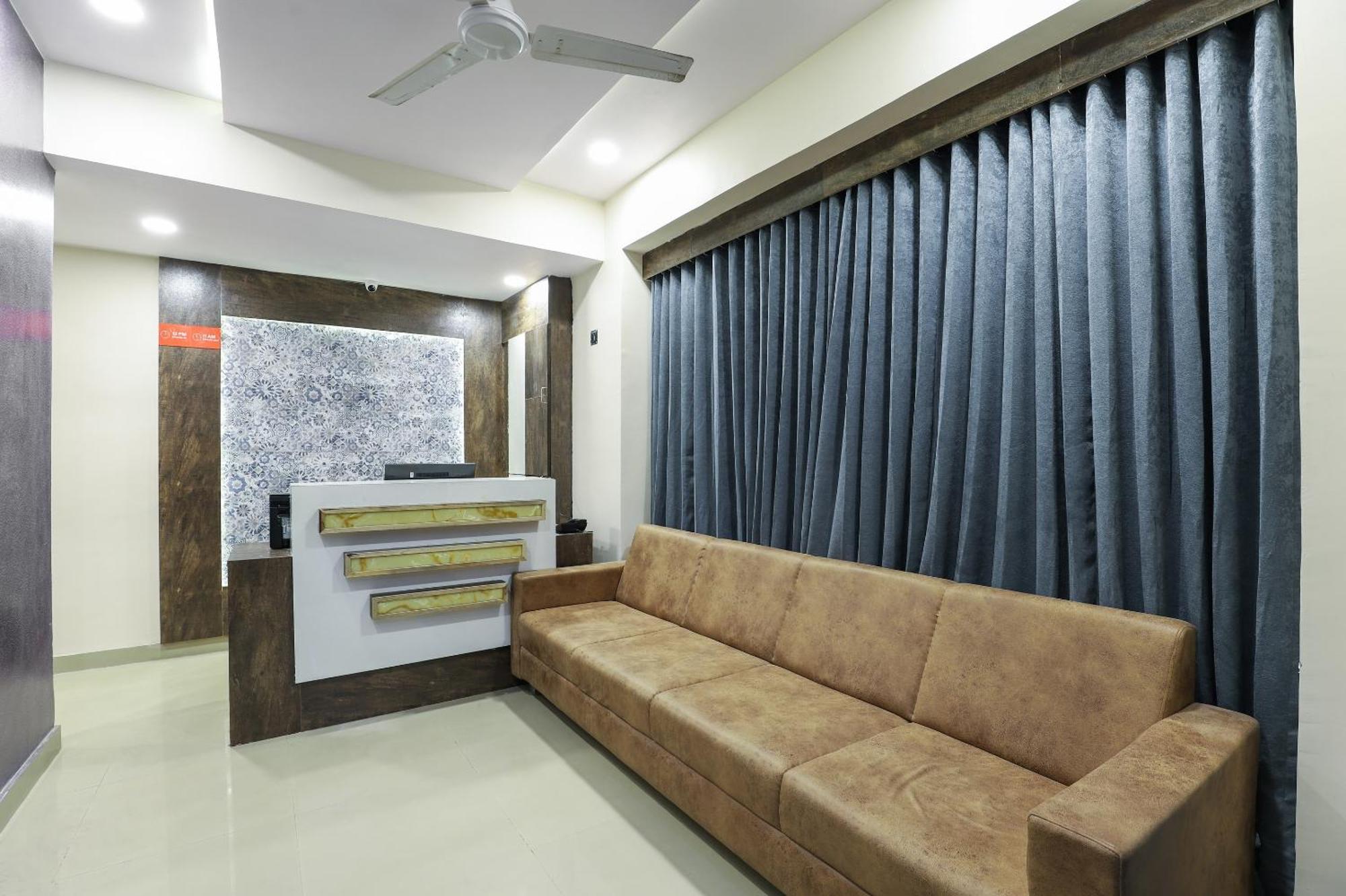 OYO 37068 Hotel Dream Stay Sarkhej Exterior foto