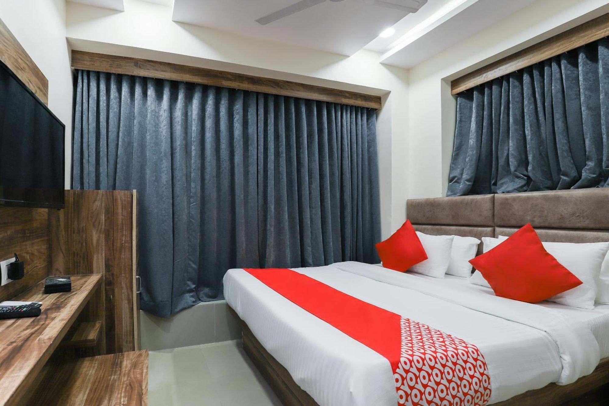 OYO 37068 Hotel Dream Stay Sarkhej Exterior foto